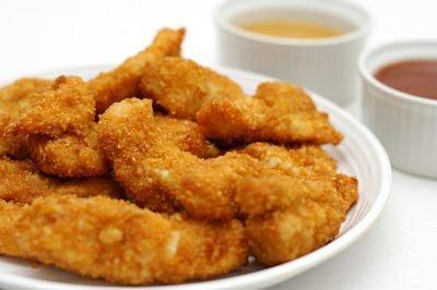 OPÇÃO 2 - ISCA DE FRANGO Á MILANESA